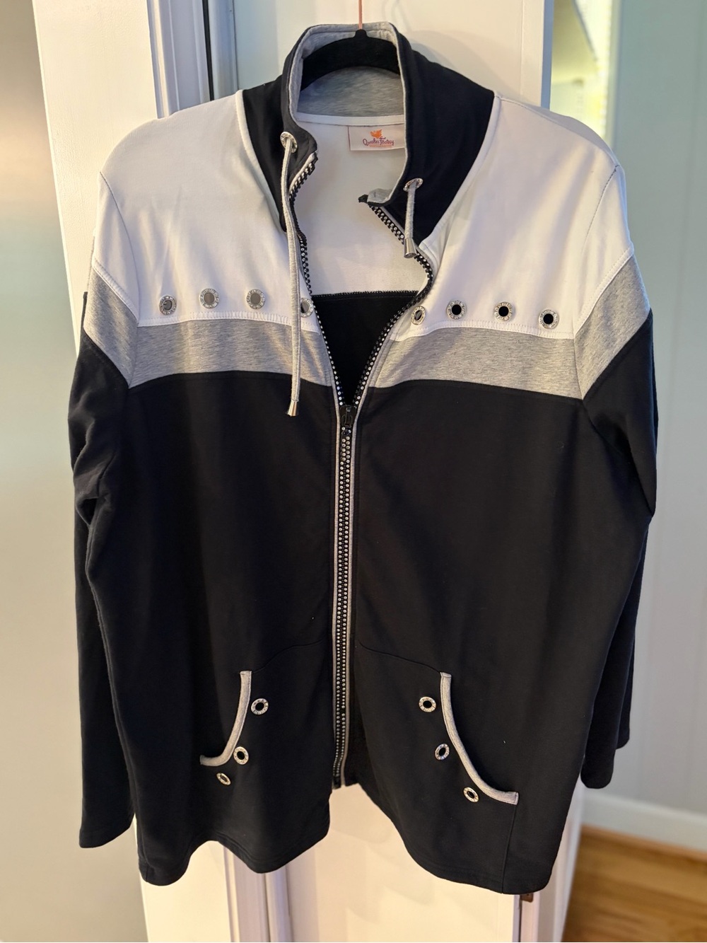 Casual Black & White Zip-Front Lightweight Shirt Jacket